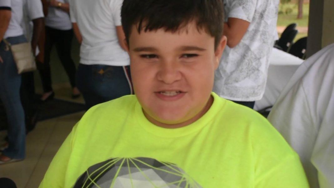 Robótica e inclusão: laboratório da Marinha oferece aulas a crianças com deficiência