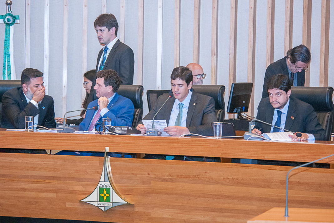 Aprovado projeto que veda sirenes e alarmes em escolas Aprovado projeto que veda sirenes e alarmes em escolas