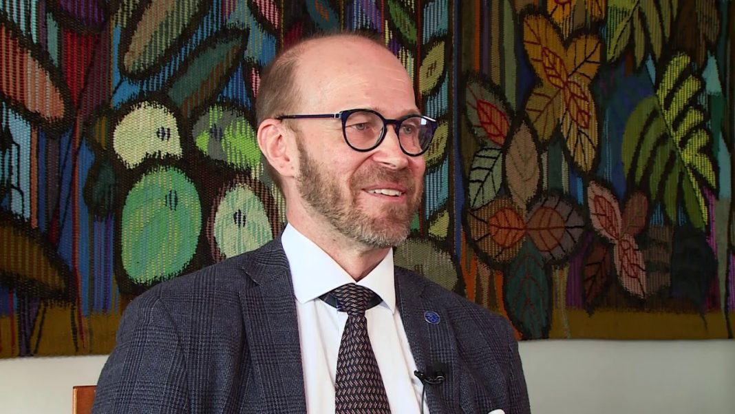 Autonomia para professores foi o segredo da evolução educacional da Finlândia, diz embaixador; assista Autonomia para professores foi o segredo da evolução educacional da Finlândia, diz embaixador; assista