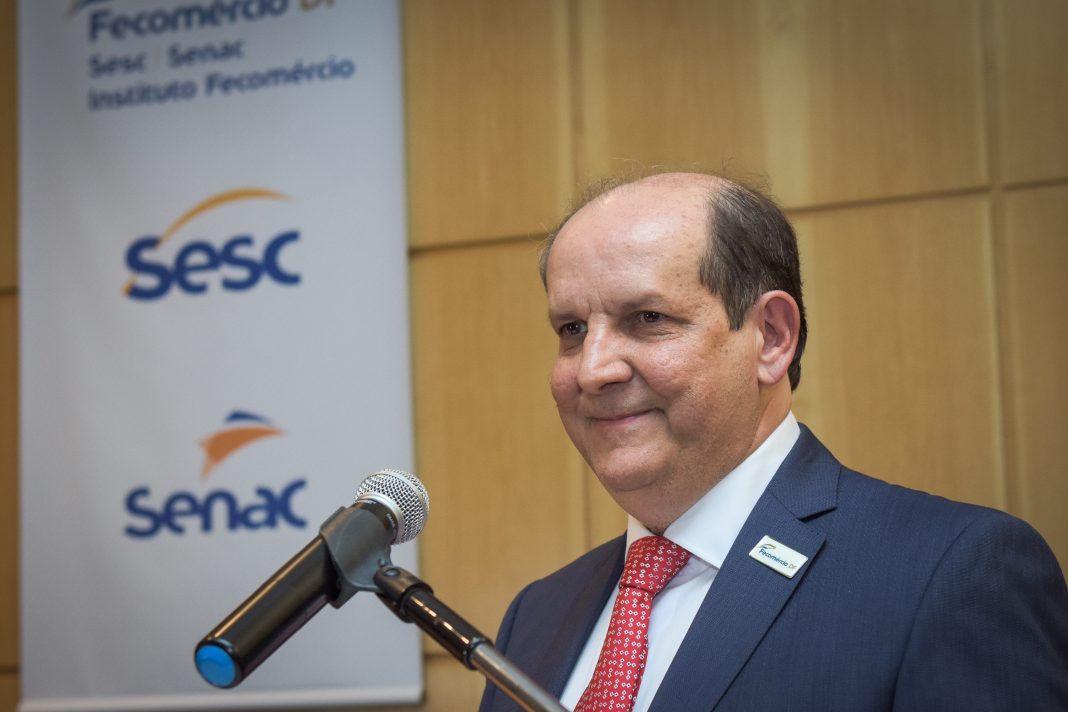 Francisco Maia é empossado presidente dos conselhos do Sesc e do Senac no DF e nomeia novos diretores