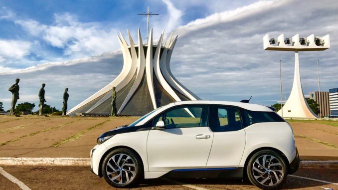 Brasília terá 50 carros elétricos na modalidade de compartilhamento ainda este mês Brasília terá 50 carros elétricos na modalidade de compartilhamento ainda este mês