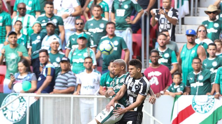 Brasileirão: Com público superior a 33 mil pessoas e com VAR polêmico, Brasília abriga festa palmeirense