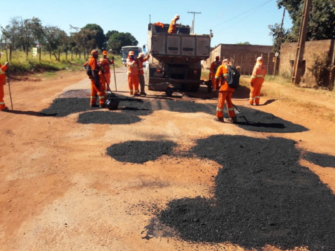 Mãos à obra: Setor 8 e 9 recebem recuperação asfáltica