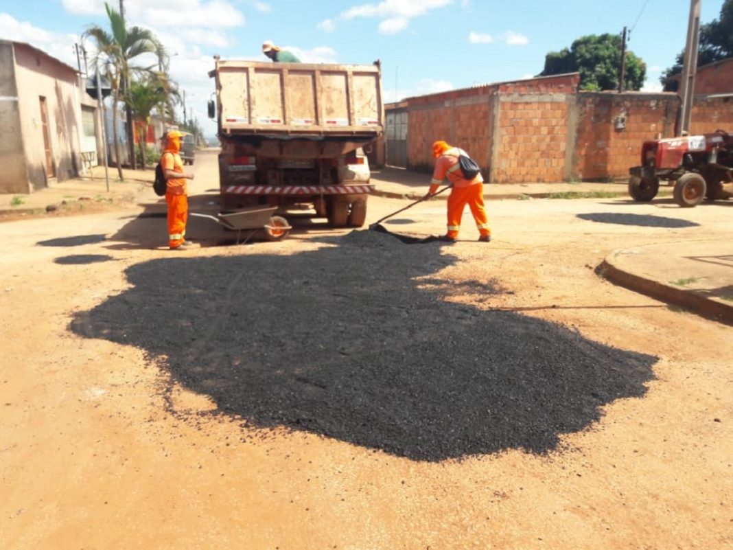 Gestão do Prefeito Hildo do Candango leva asfalto e rede de água potável para o Jardim Barragem I e II