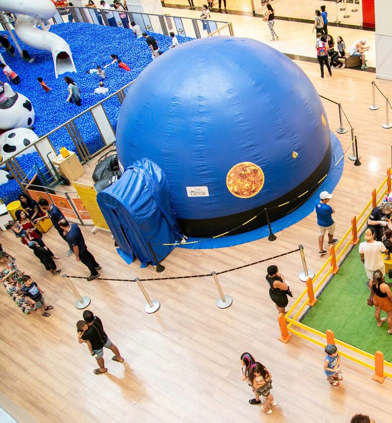 Viaje por galáxias, planetas e estrelas sem sair da praça central do JK Shopping