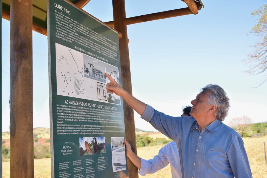 Governador Ronaldo Caiado visita ruínas do Arraial de Ouro Fino e se compromete em resgatar local histórico