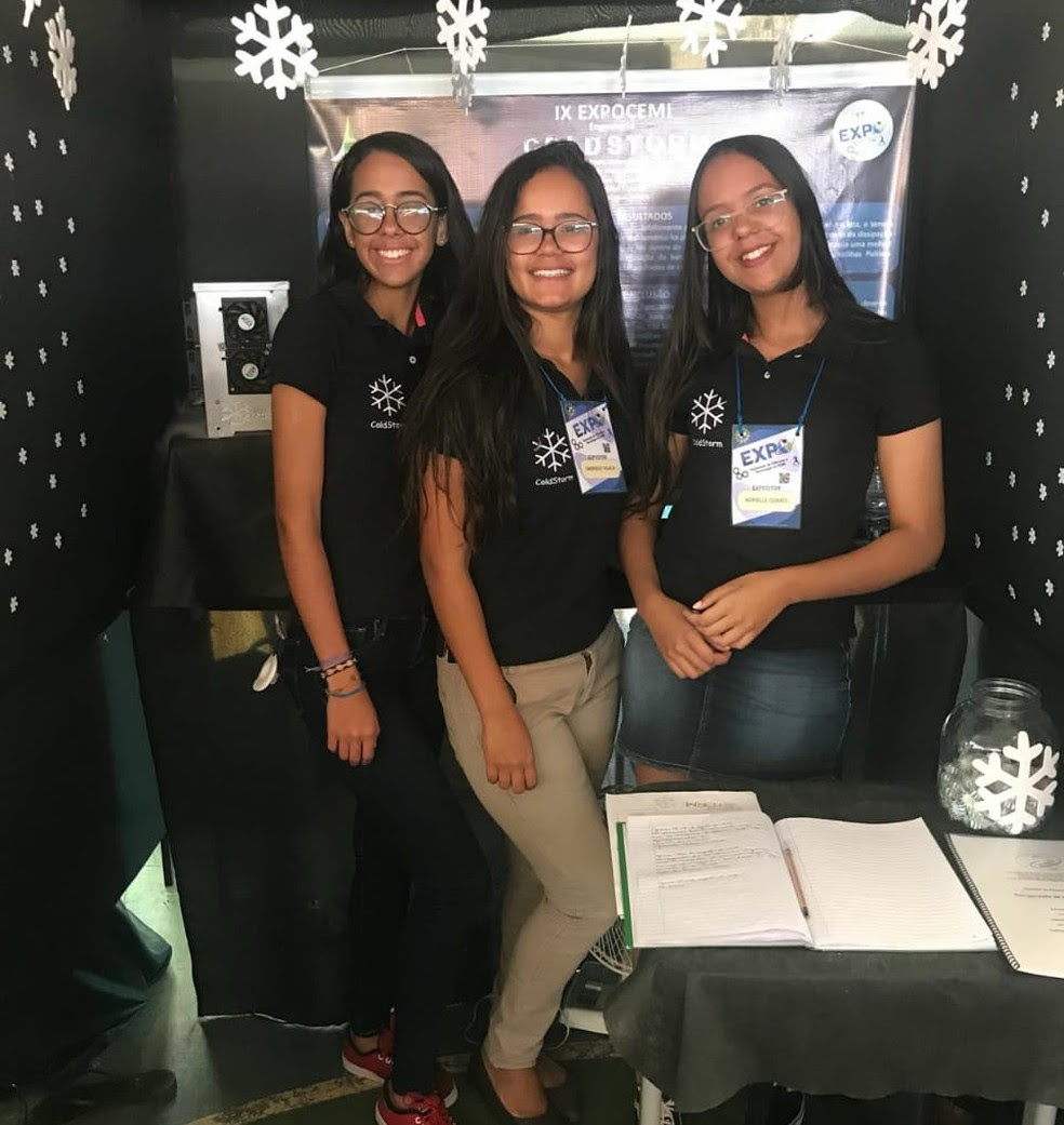 Estudantes do Gama criam ‘micro-ondas ao contrário’ capaz de gelar bebidas em até um minuto Estudantes do Gama criam ‘micro-ondas ao contrário’ capaz de gelar bebidas em até um minuto