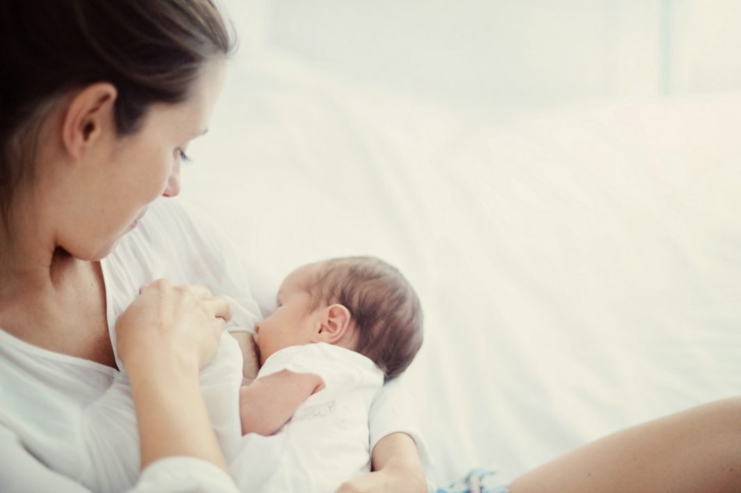 Amamentação é fundamental para o desenvolvimento da criança