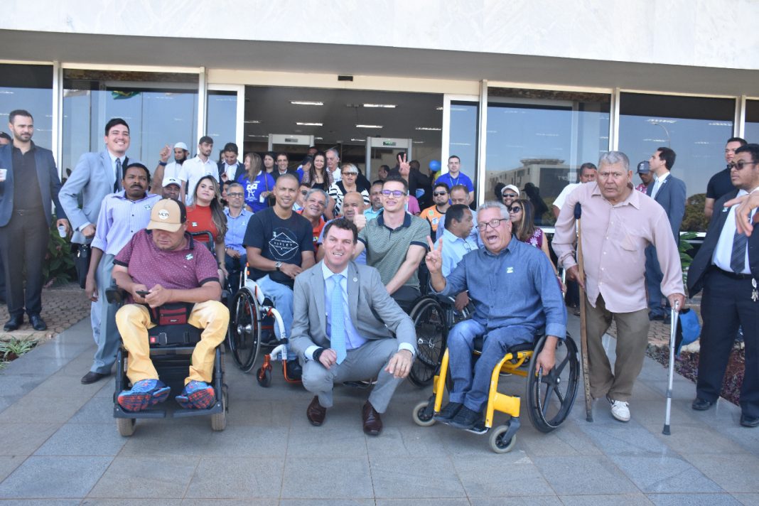 Os movimentos pelos direitos das pessoas com deficiência são considerados nos projetos de lei do deputado Iolando (PSC)