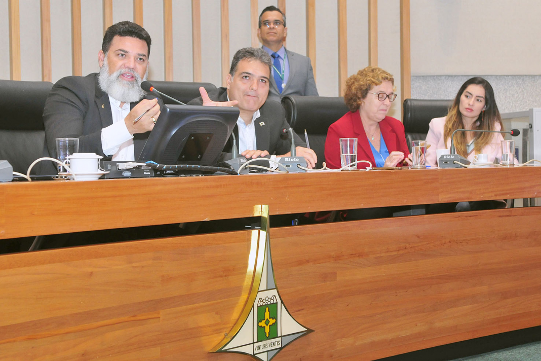 CLDF debate aplicação de recursos da FAP e integração de academia, governo e mercado