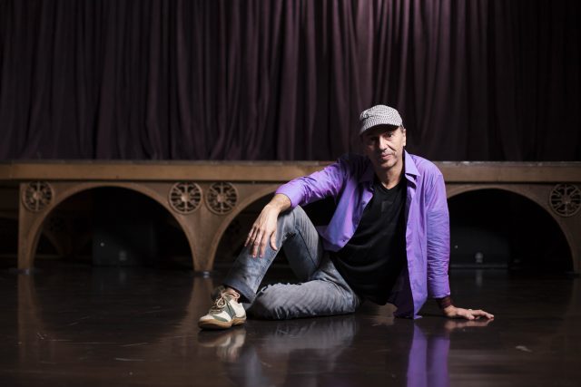 “Vivemos um tempo de trevas”, diz Zeca Baleiro “Vivemos um tempo de trevas”, diz Zeca Baleiro