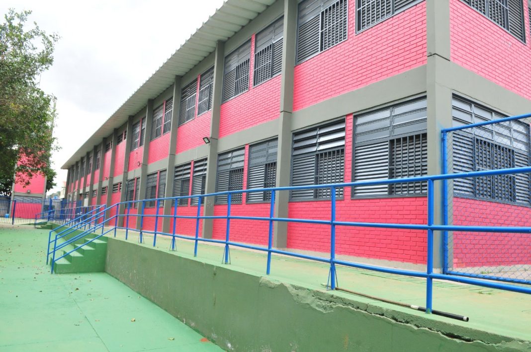 CEF 802 ganhará ar-condicionado em todas as salas