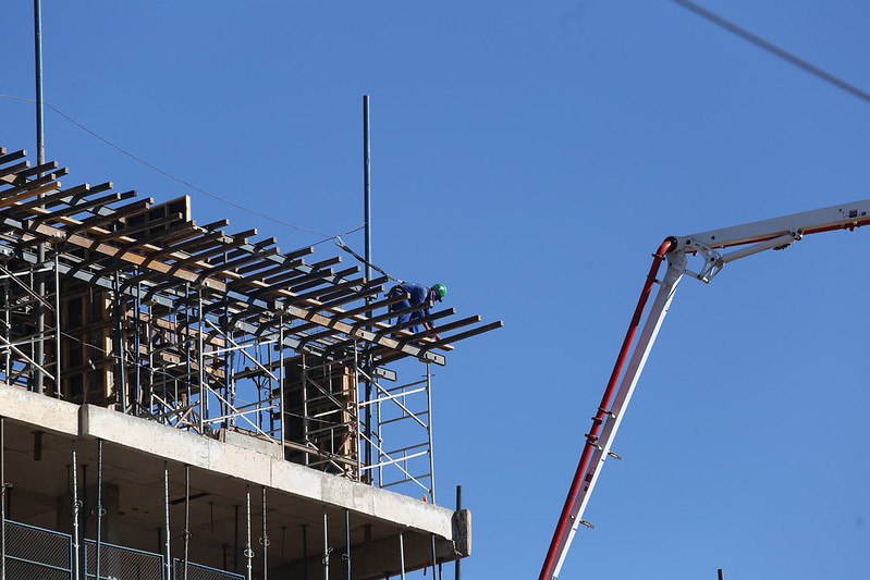 Pandemia faz com que setor da construção civil adote novas estratégias e se recicle Pandemia faz com que setor da construção civil adote novas estratégias e se recicle