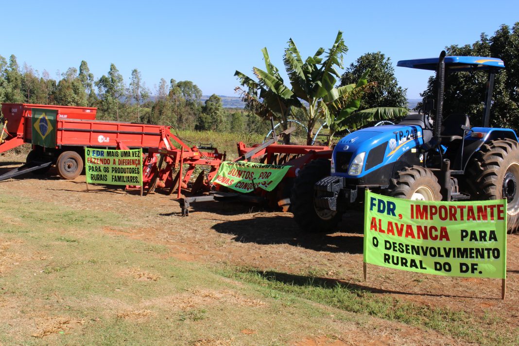 Associação de produtores de Brazlândia recebe patrulha mecanizada