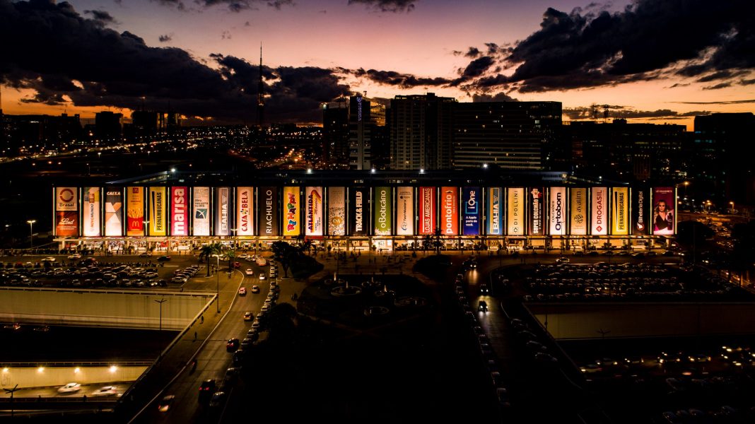 Dia dos Namorados conectado do Conjunto Nacional