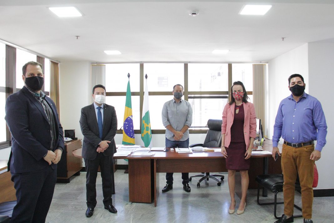 Secretário de Educação e presidente do FNDE discutem ações no DF Secretário de Educação e presidente do FNDE discutem ações no DF