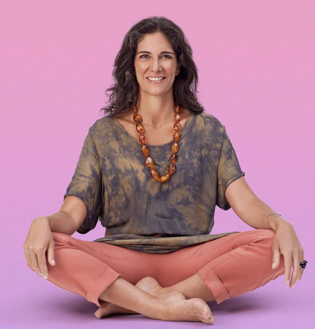 “Natureza Íntima – Fendas de uma Mulher”, livro de Maria Barretto, exorta as mulheres a encontrarem a própria potência feminina