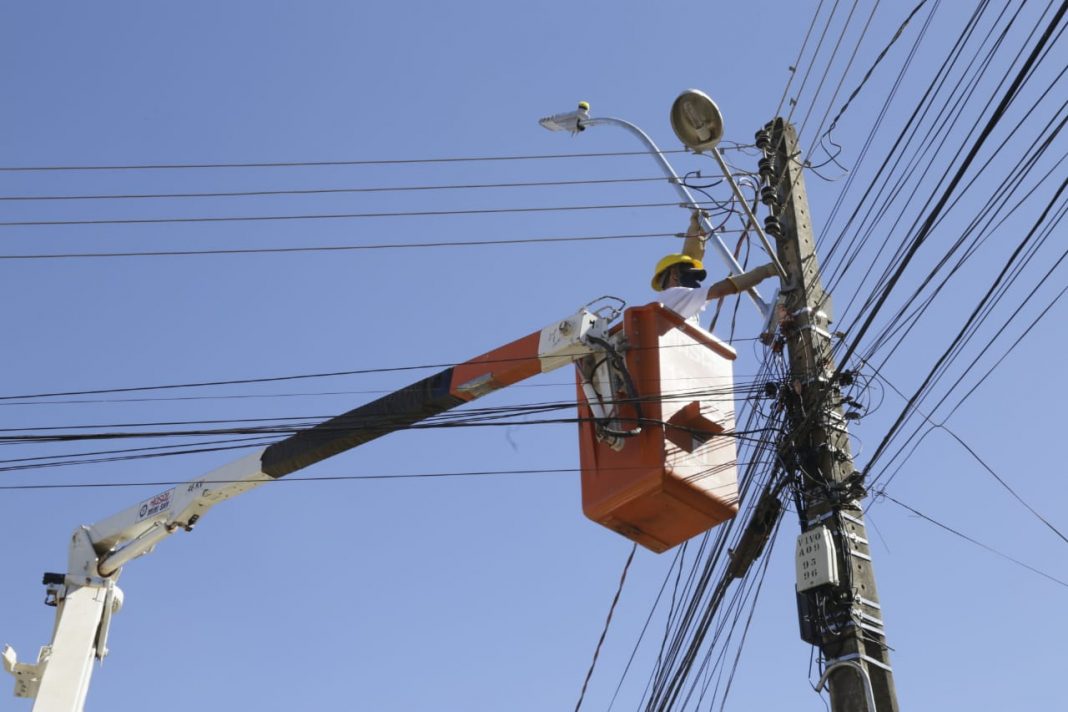 Iluminação pública de Valparaíso avança em modernidade e economia na gestão do prefeito Pábio Mossoró