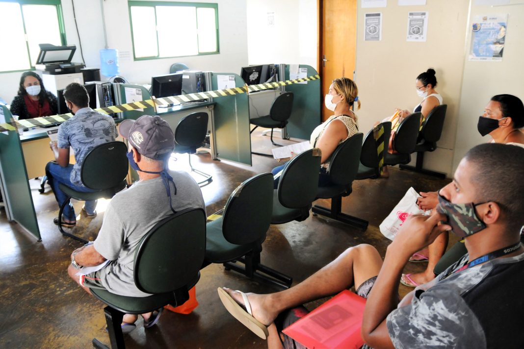 Maioria das vagas de emprego pede nível médio