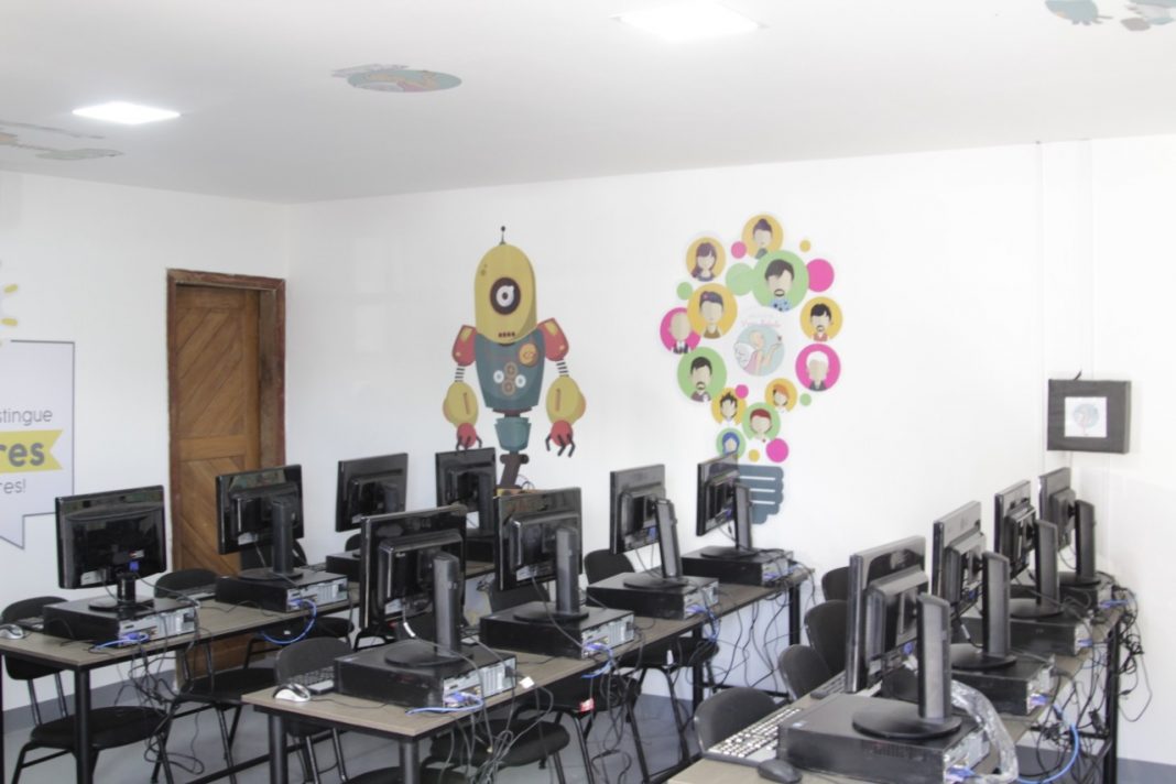 Inauguração do laboratório de inclusão digital do Instituto Viver Rafaela