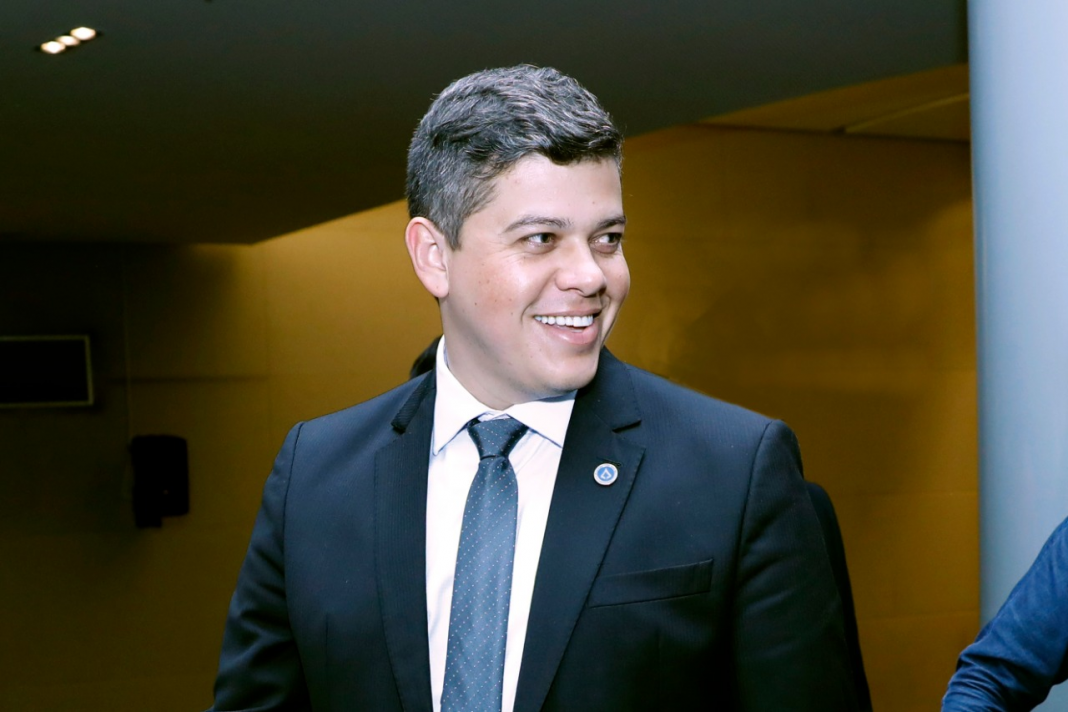 Acorrentar animais será proibido no DF