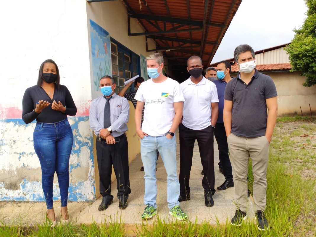 #Um novo tempo| Dr. Lucas confere retorno do abastecimento de água no mansões vilage #Um novo tempo| Dr. Lucas confere retorno do abastecimento de água no mansões vilage