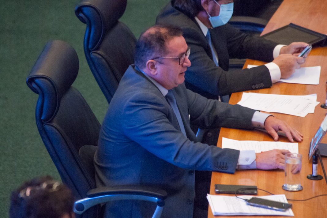 Deputados cobram nomeação de aprovados em concursos