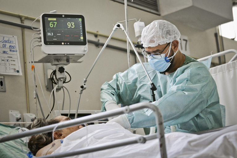 Os desafios de quem está na linha de frente no combate ao coronavírus