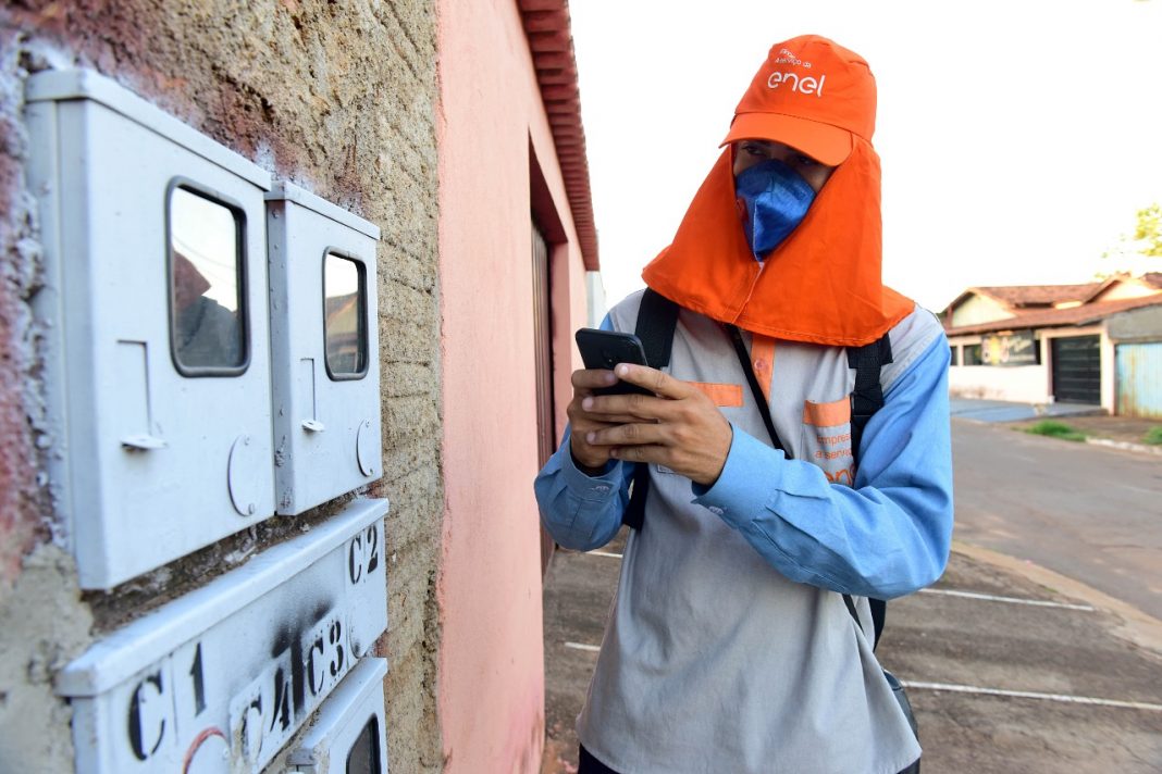 Leituristas da Enel distribuição Goiás atuam no combate ao aedes aegypti Leituristas da Enel distribuição Goiás atuam no combate ao aedes aegypti