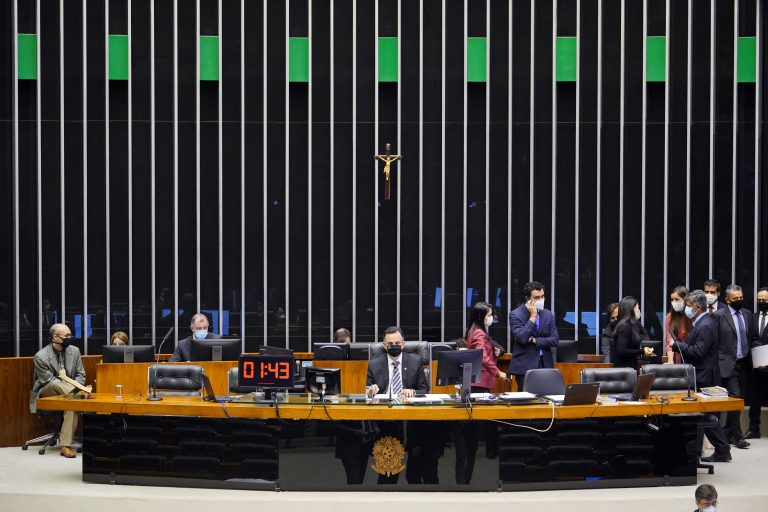 Triplicar pena de crimes contra honra é risco à liberdade de expressão Triplicar pena de crimes contra honra é risco à liberdade de expressão
