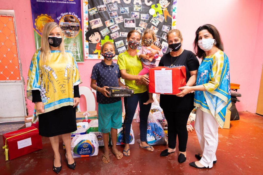 Campanha Uma Caixa de Amor leva carinho e celebra o aniversário de Brasília com solidariedade Campanha Uma Caixa de Amor leva carinho e celebra o aniversário de Brasília com solidariedade