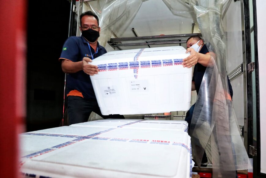 Vacinação contra Covid: 119.750 novas doses desembarcam em Goiás