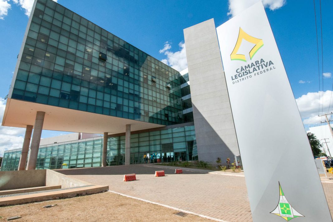 CLDF realiza pesquisa para aprimorar serviços prestados à população