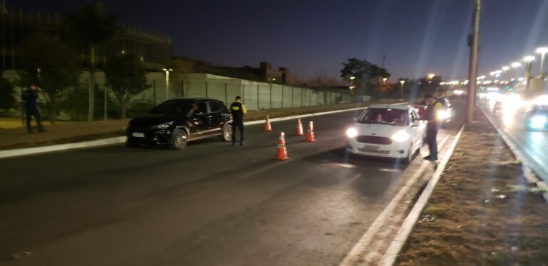 Operação conjunta flagra 135 condutores sob efeito de álcool Operação conjunta flagra 135 condutores sob efeito de álcool