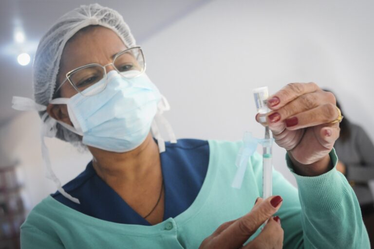 Professores e pessoas em situação de rua: vacina na quarta (7)