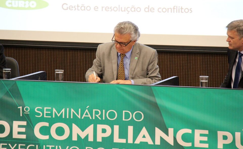 Programa de Compliance Público, do Governo de Goiás, gera economia de R$ 809 milhões Programa de Compliance Público, do Governo de Goiás, gera economia de R$ 809 milhões