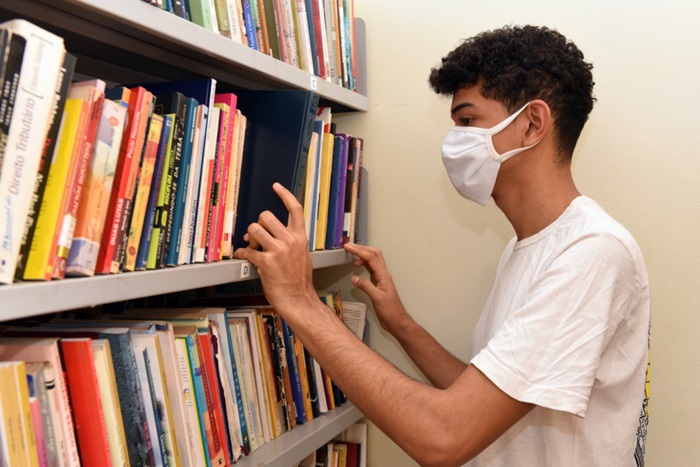 Governo de Goiás e OVG incentivam leitura entre crianças e jovens vulneráveis