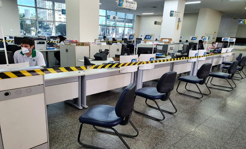 Em Anápolis, Caiado entrega reforma do Vapt Vupt e vistoria moradias em construção