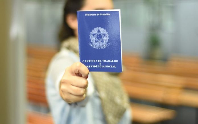 Mais de mil vagas de emprego são abertas em agências do DF