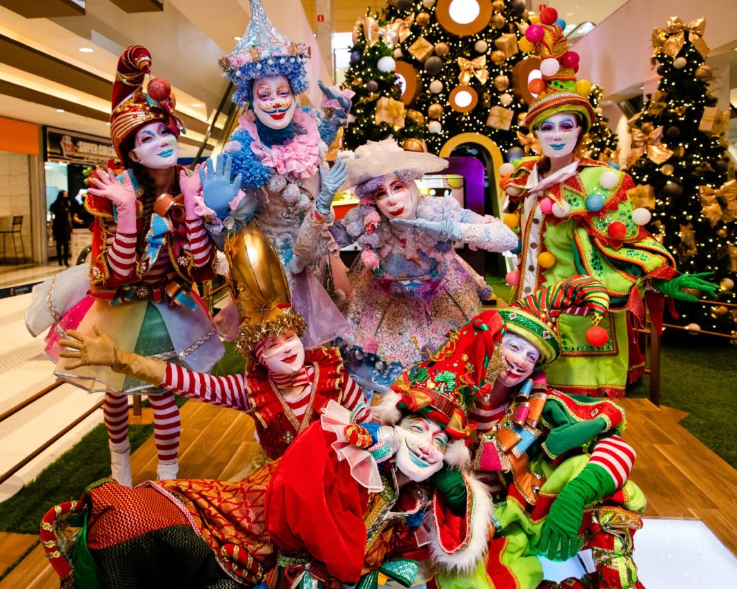 Decoração Natalina em tom dourado marca as celebrações dos 50 anos do Conjunto Nacional