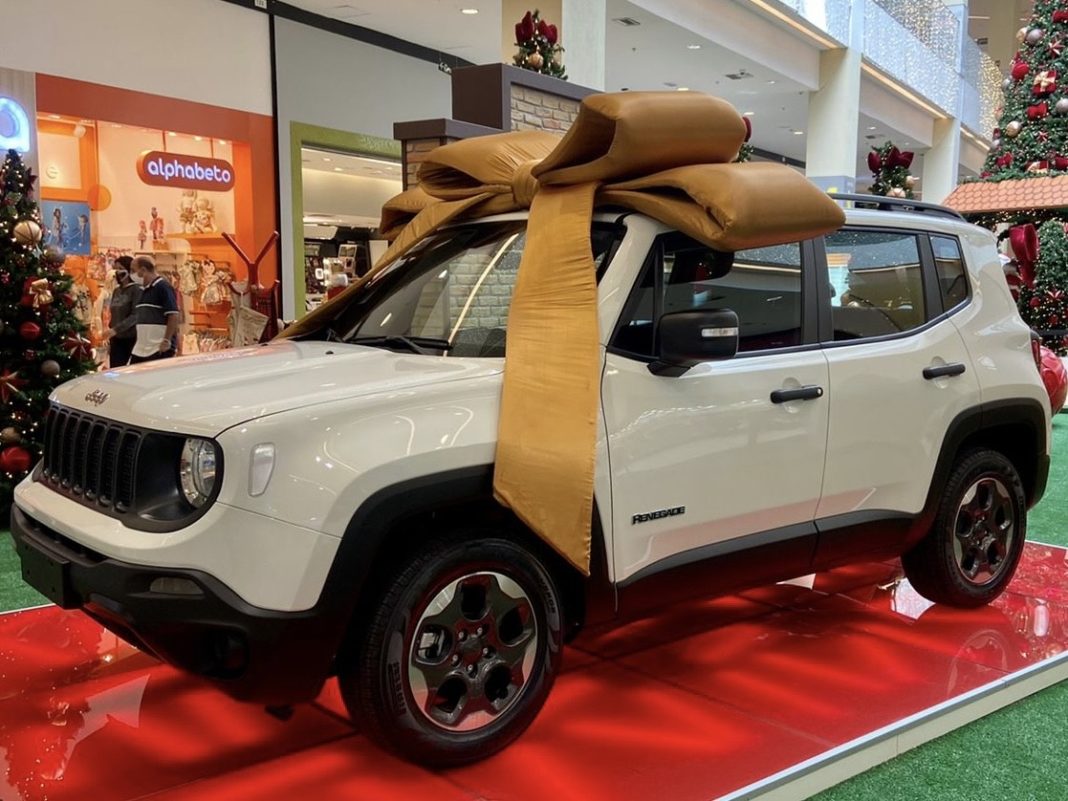 Em comemoração ao Natal, JK Shopping sorteia um automóvel e presenteia clientes com brinde delicioso