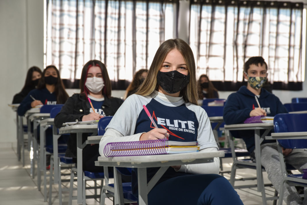 Elite rede de ensino está com inscrições gratuitas para bolsão 2022