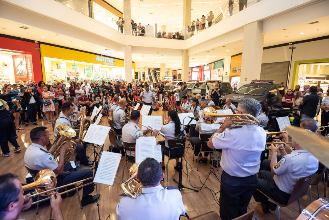 Banda de Música da PMDF faz apresentação natalina no JK Shopping