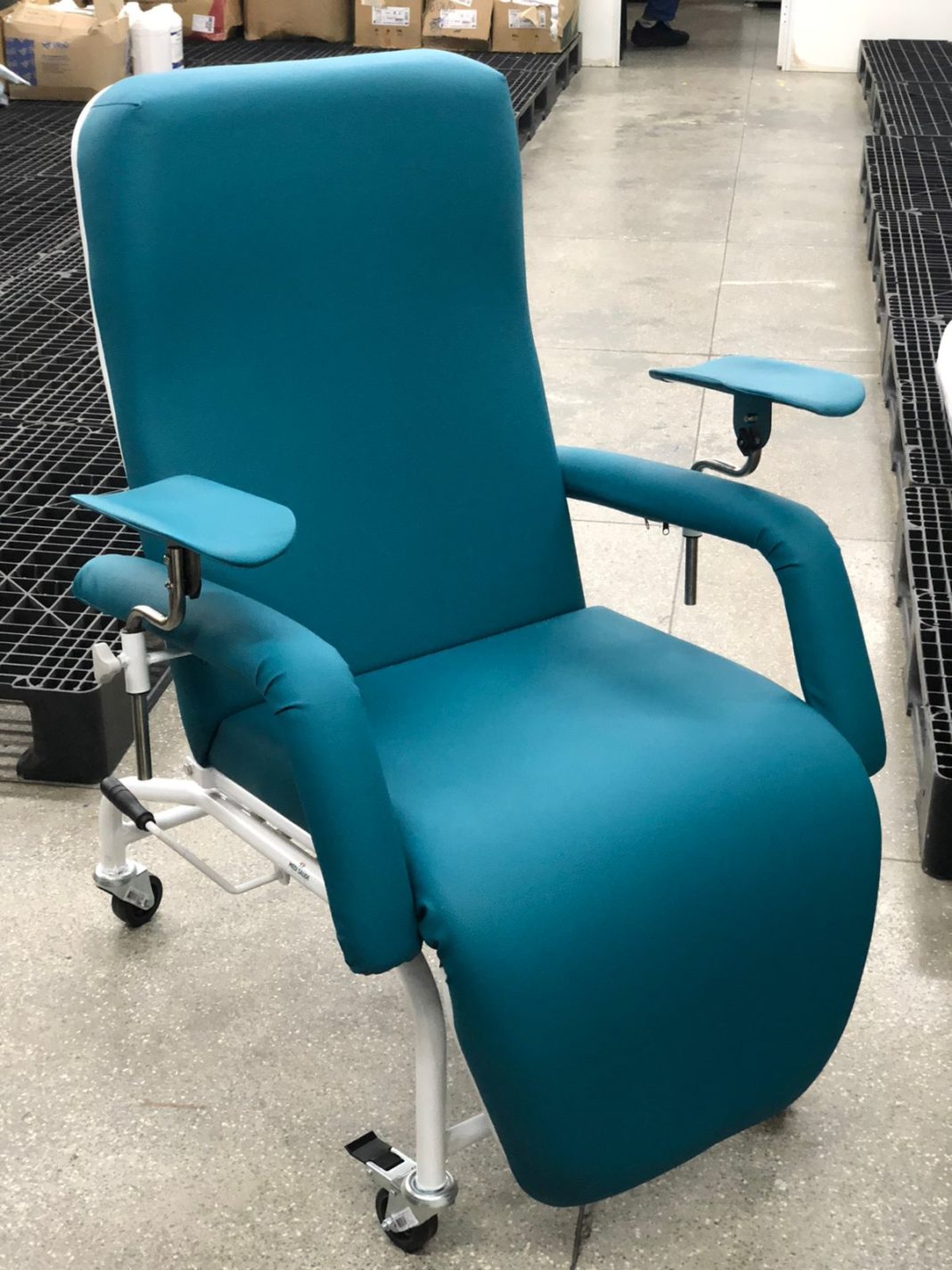 Novas poltronas para os pacientes e acompanhantes do IGESDF