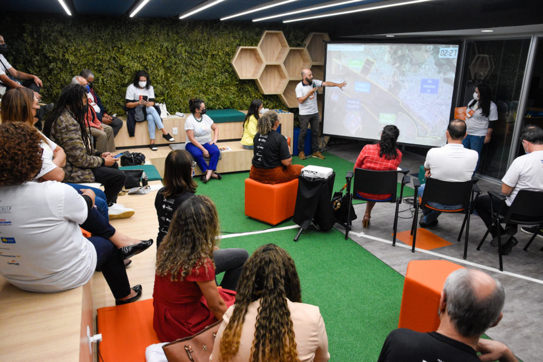Codese/DF realiza 2ª fase do Hackathon “O DF que a gente quer”, com representantes do Riacho Fundo II, Candangolândia, Park Way e Jardim Botânico Codese/DF realiza 2ª fase do Hackathon “O DF que a gente quer”, com representantes do Riacho Fundo II, Candangolândia, Park Way e Jardim Botânico