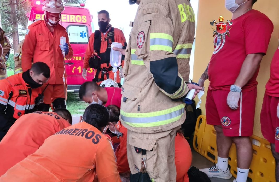 Atenção redobrada às crianças em casas com piscina
