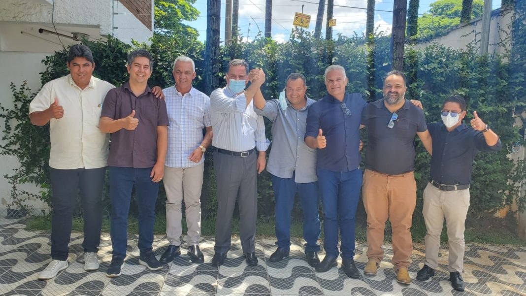 O ex- governador Marconi Perillo convidou o suplente de deputado estadual Zé da Imperial para reunião