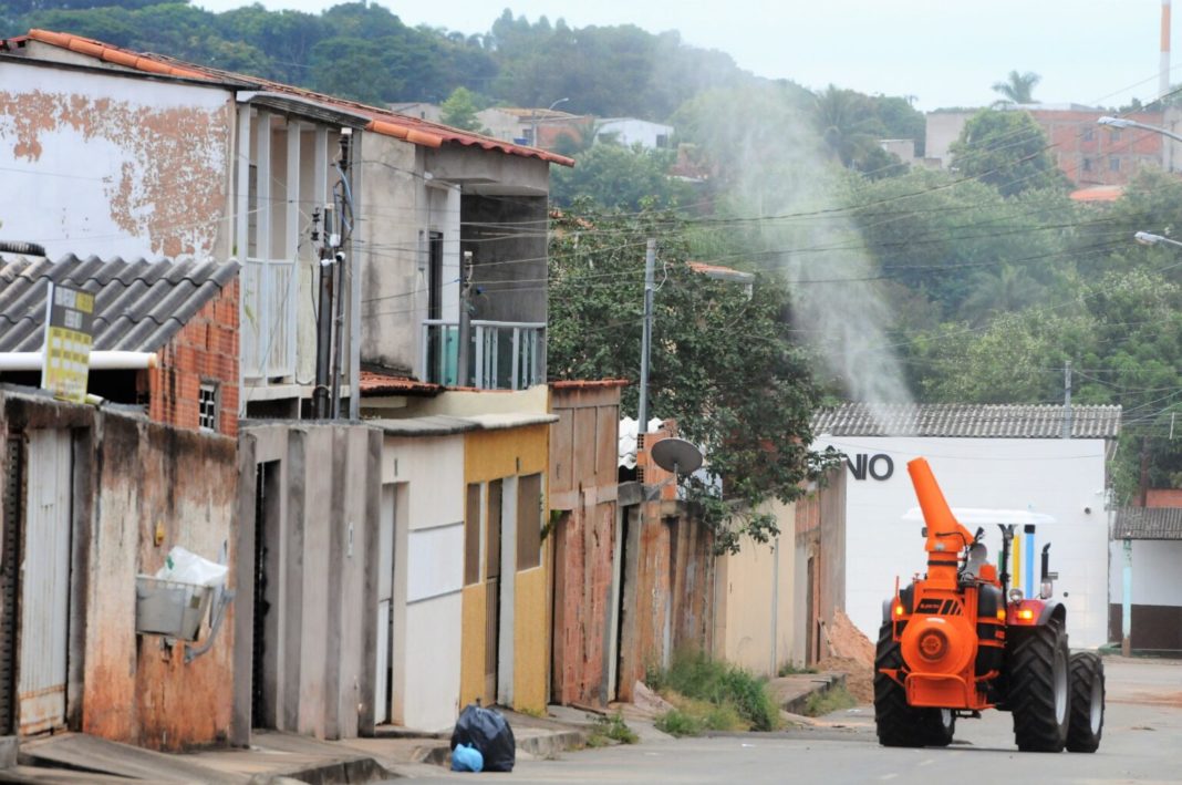 Novo fumacê é testado em Planaltina para ampliar proteção contra a dengue