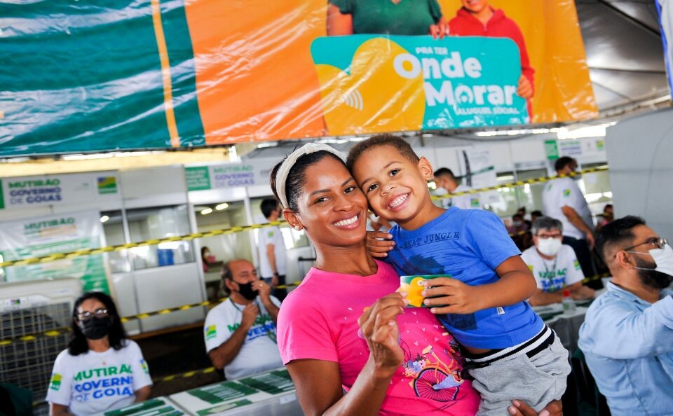 Agehab beneficia mais de 1.300 famílias no 5º Mutirão Agehab beneficia mais de 1.300 famílias no 5º Mutirão