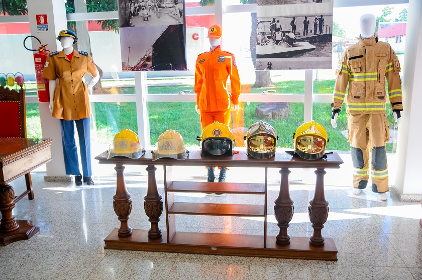 Peças raras contam a história do Corpo de Bombeiros do DF Peças raras contam a história do Corpo de Bombeiros do DF